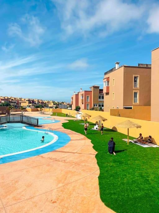 Apartamento Casa Bamboo Corralejo, Espacioso, Piscina Y Parking Exterior photo